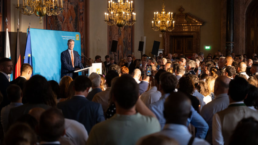 Ministerpräsident Dr. Markus Söder hält eine Rede beim Neubürgerempfang ...