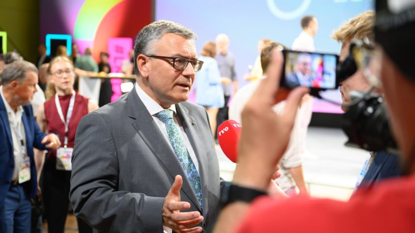 Medienminister Dr. Florian Herrmann: 