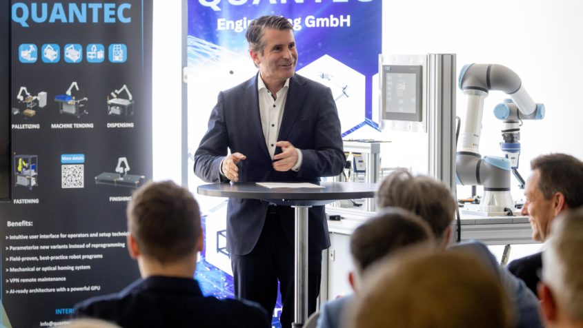 Europaminister Eric Bei&szlig;wenger: "Unternehmen wie Quantec machen aus Forschung industrielle Praxis. Sie bringen Hightech in den Mittelstand und sorgen daf&uuml;r, dass 'Made in Bavaria' auch morgen weltweit Ma&szlig;st&auml;be setzt. Unser Anspruch bleibt: Mehr Innovation, weniger B&uuml;rokratie und volle Unterst&uuml;tzung f&uuml;r unsere Technologie- und Industriestandorte. Bayern automatisiert die Zukunft &ndash; und bleibt Europas Tech-Powerhouse!""