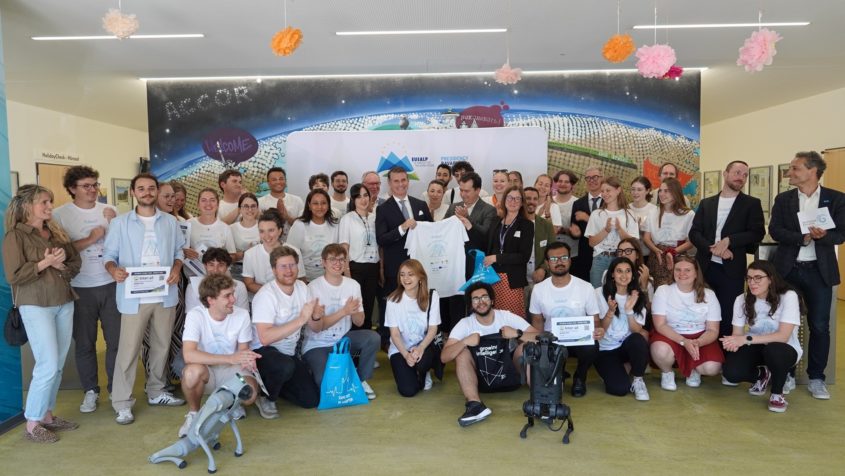 Abschlussveranstaltung und Preisverleihung des EUSALP AI Hackathons an der Hochschule Kempten mit Europaminister Eric Beißwenger. Der „EUSALP AI Hackathon“ ist ein Ideen-Wettbewerb für junge Studierende. © EUSALP Secretariat
