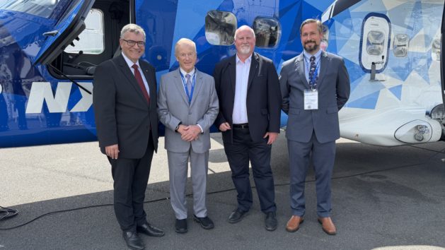 Staatsminister Dr. Florian Herrmann: "Mit rund 200 SVI-Unternehmen, 50.000 Besch&auml;ftigten und einer Bruttowertsch&ouml;pfung von &uuml;ber 9,5 Milliarden Euro ist Bayern der f&uuml;hrende Defence-Tech-Standort in Deutschland."