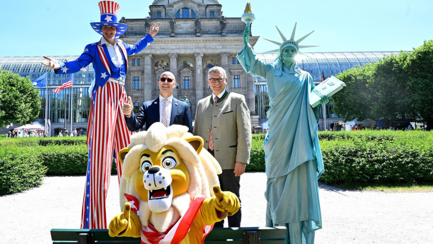 Bayerisch-Amerikanisches Freundschaftsfest mit US-Generalkonsul Dr. James Miller und Staatskanzleiminister Dr. Florian Herrmann.